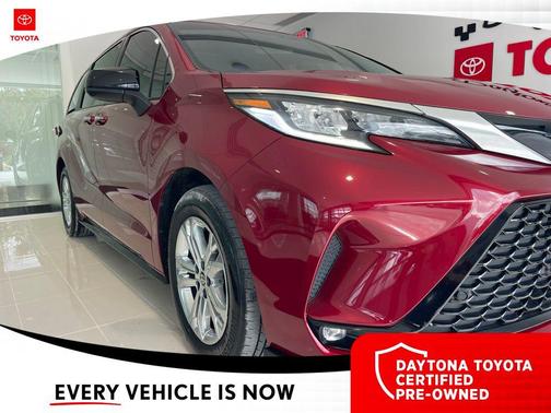 2023 Toyota Sienna XSE 7 Passenger