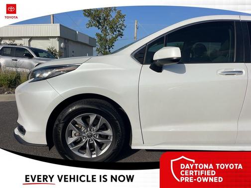 2022 Toyota Sienna XLE 8 Passenger