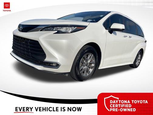 2022 Toyota Sienna XLE 8 Passenger