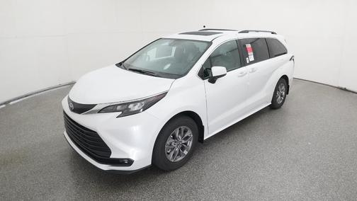 2025 Toyota Sienna XLE