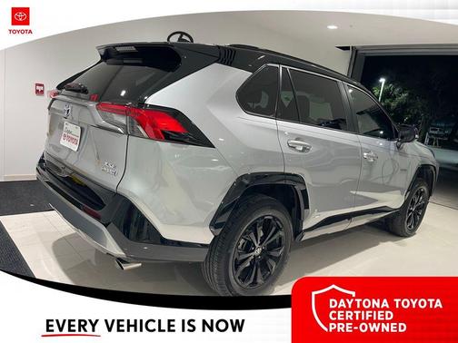 2022 Toyota RAV4 Hybrid SE