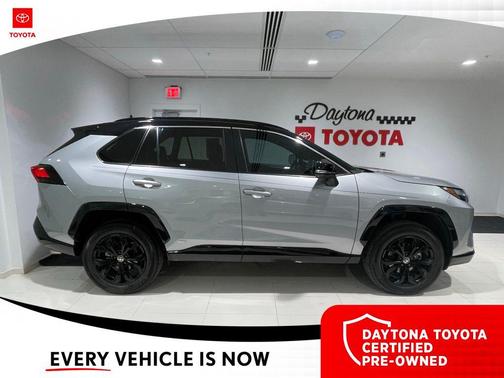 2022 Toyota RAV4 Hybrid SE