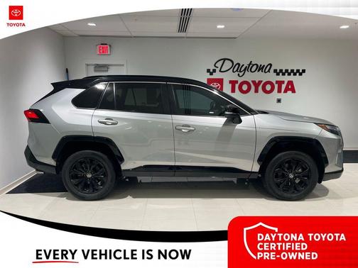 2022 Toyota RAV4 Hybrid SE