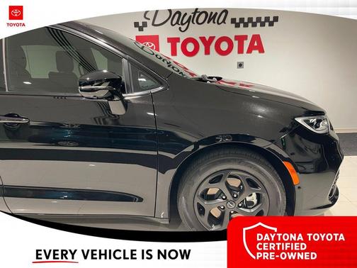 2025 Chrysler Pacifica Hybrid Premium S Appearance Pkg