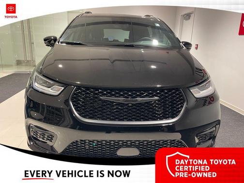 2025 Chrysler Pacifica Hybrid Premium S Appearance Pkg