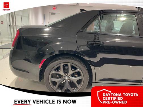 2023 Chrysler 300 Touring