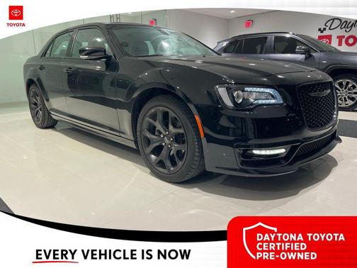 2023 Chrysler 300 Touring