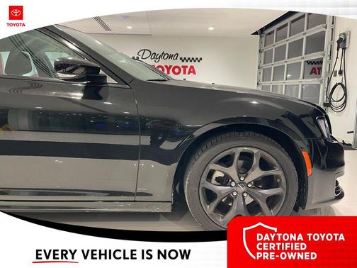 2023 Chrysler 300 Touring