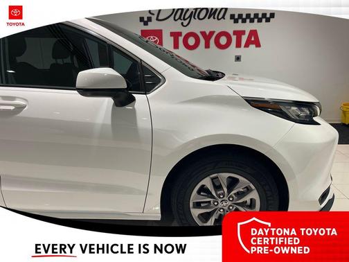 2022 Toyota Sienna LE