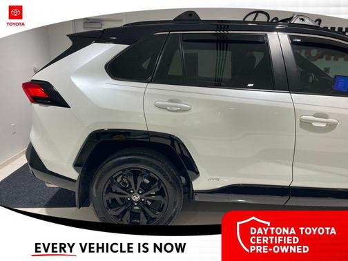 2024 Toyota RAV4 Hybrid SE