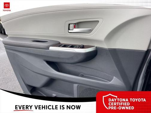 2024 Toyota Sienna XLE 8 Passenger