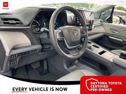 2024 Toyota Sienna XLE 8 Passenger