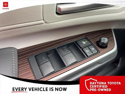 2024 Toyota Sienna XLE 8 Passenger