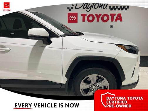 2025 Toyota RAV4 XLE