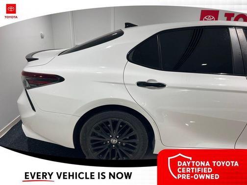 Super White 2021 Toyota Camry SE