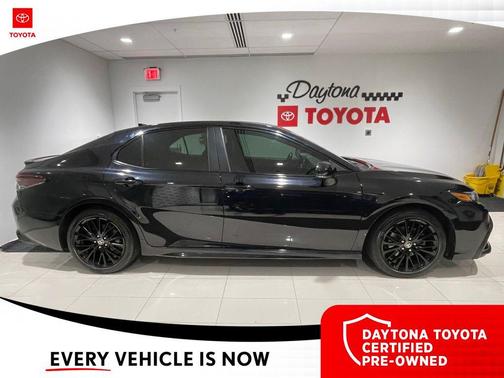 MIDNIGHT BLACK METAL 2022 Toyota Camry SE