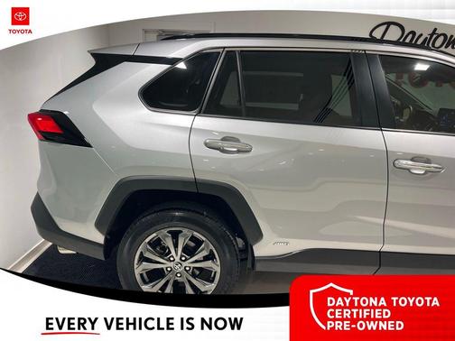 2022 Toyota RAV4 Hybrid SE