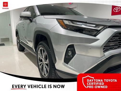 2022 Toyota RAV4 Hybrid SE