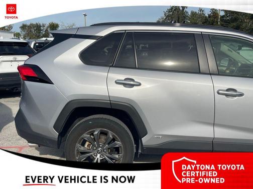 2022 Toyota RAV4 Hybrid SE