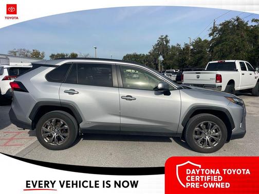 2022 Toyota RAV4 Hybrid SE