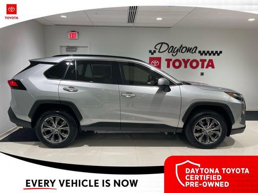 2022 Toyota RAV4 Hybrid SE