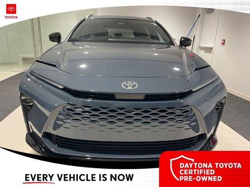 2025 Toyota Crown Signia XLE