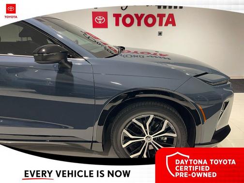 2025 Toyota Crown Signia XLE