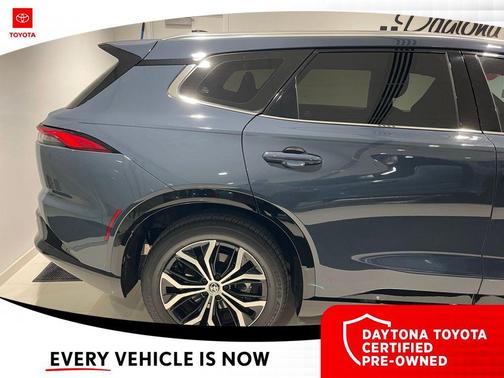 2025 Toyota Crown Signia XLE