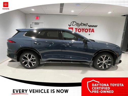 2025 Toyota Crown Signia XLE