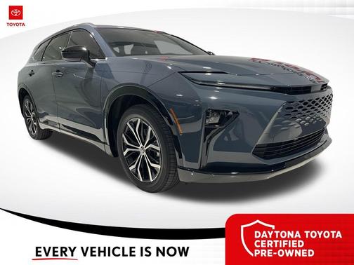 2025 Toyota Crown Signia XLE