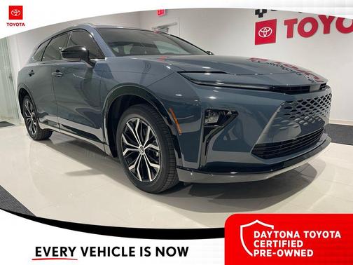 2025 Toyota Crown Signia XLE