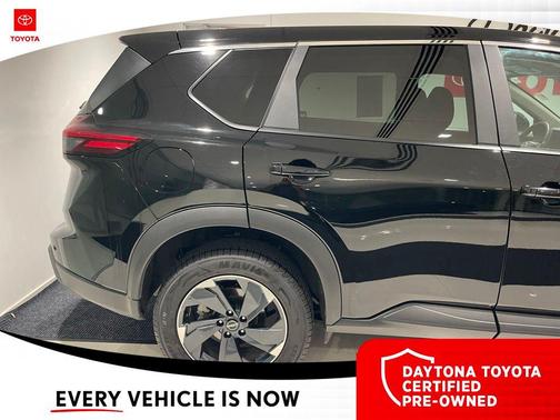 Super Black 2025 Nissan Rogue SV