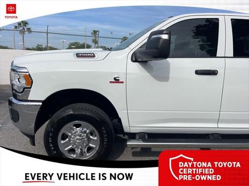 2024 RAM 3500 Tradesman Crew Cab 4x4 6'4' Box
