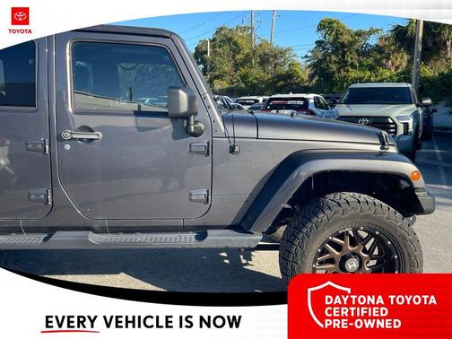 2017 Jeep Wrangler Unlimited Sahara