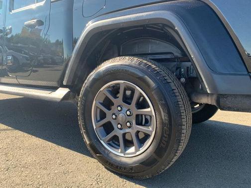 Photo 5 of 27 of 2020 Jeep Gladiator Overland