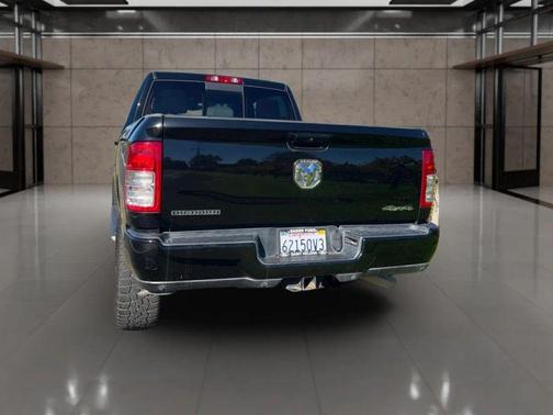 2019 RAM 2500 Big Horn Crew Cab 4x4 6'4' Box