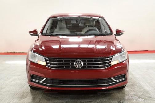 Photo 2 of 39 of 2017 Volkswagen Passat 1.8T S