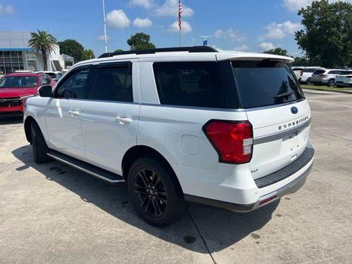 White Metallic 2023 Ford Expedition XLT