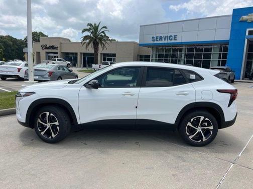 Summit White 2026 Chevrolet Trax 1RS