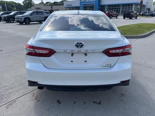 2020 Toyota Camry Hybrid XLE