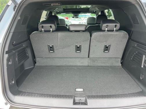 Polar White 2026 Chevrolet Traverse High Country