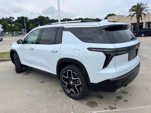 Polar White 2026 Chevrolet Traverse High Country