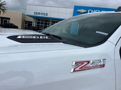 White 2026 Chevrolet Silverado 2500 Custom