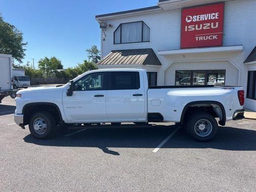 Summit White 2026 Chevrolet Silverado 3500 WT