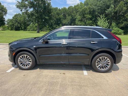 Stellar Black Metallic 2025 Cadillac XT4 Premium Luxury