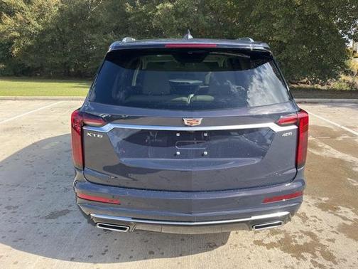 2025 Cadillac XT6 Premium Luxury FWD
