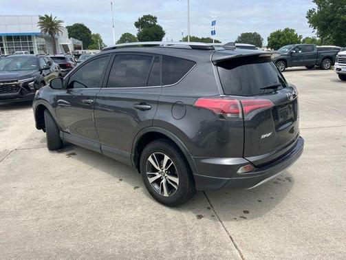 Magnetic Gray Metallic 2018 Toyota RAV4 XLE