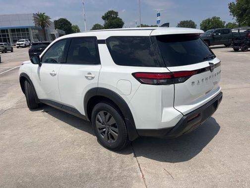 Glacier White 2024 Nissan Pathfinder S