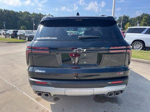 Mosaic Black Metallic 2027 Chevrolet Traverse Z71