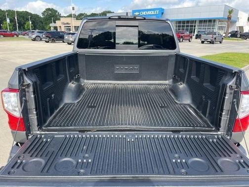 2023 Nissan Titan SV